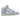 Die Nike Dunk High Sail Football Grey (W) Sneaker für Damen bestechen durch hellviolette und Sail Football Grey-Einsätze, ergänzt durch das kultige Swoosh-Logo an der Seite und eine schicke zweifarbige Gummisohle, was sie zu einem unverzichtbaren Accessoire für jede Trendsetterin macht.