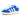 Der Adidas Campus 00s Blau by Sylt Sneaker hat ein blaues Obermaterial mit weißen Streifen, weiße Schnürsenkel und eine weiße Sohle mit einer hellbraunen Unterseite.